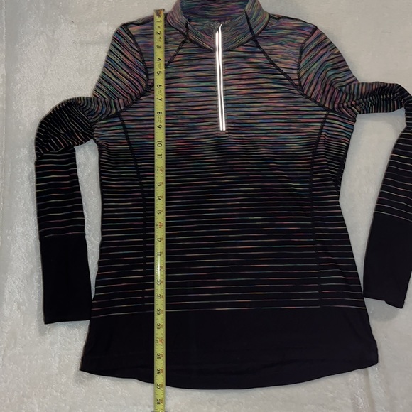 Kirkland Signature half zip pull over like new size medium - Picture 5 of 5